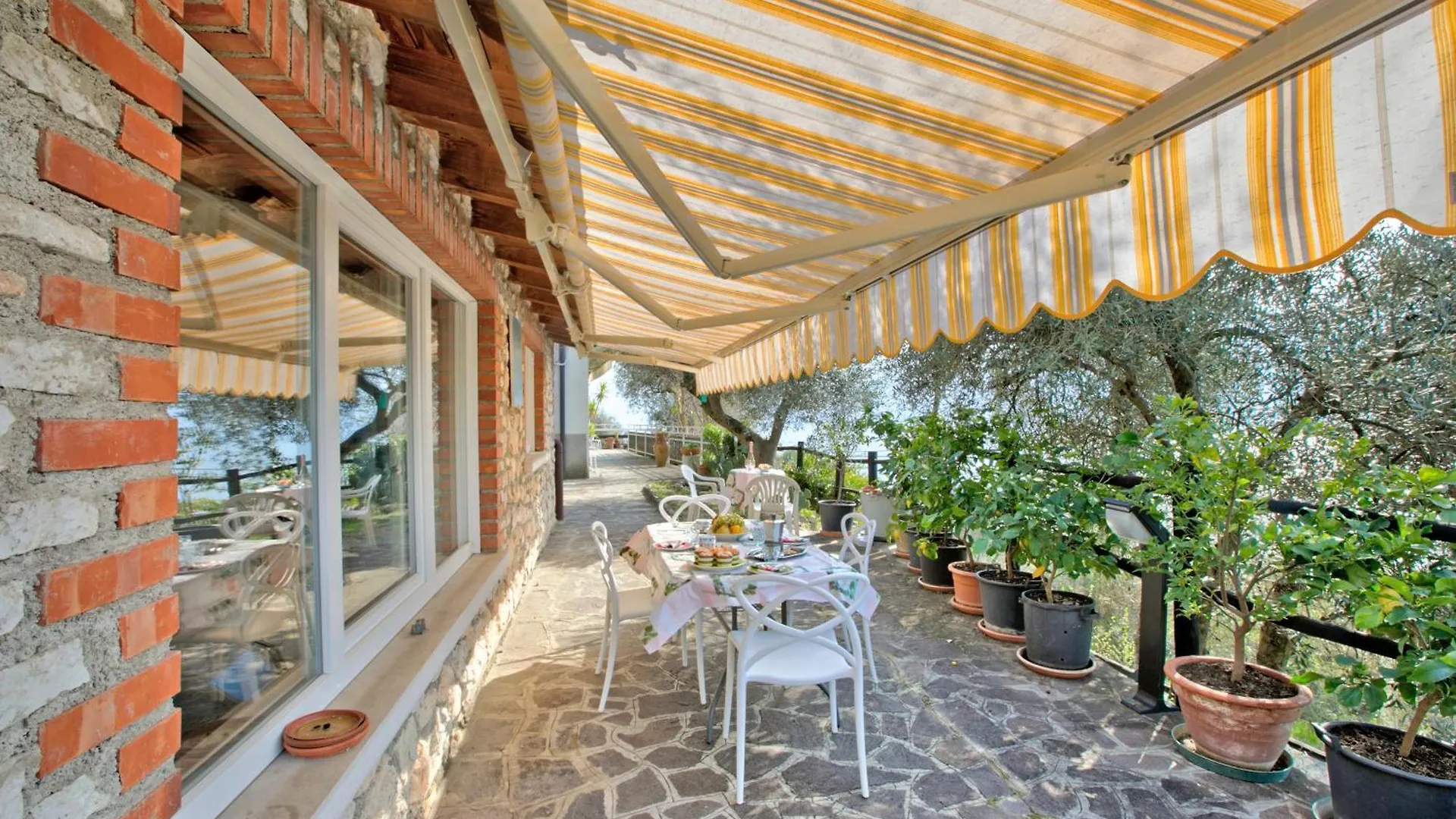 Gargnano Apartments